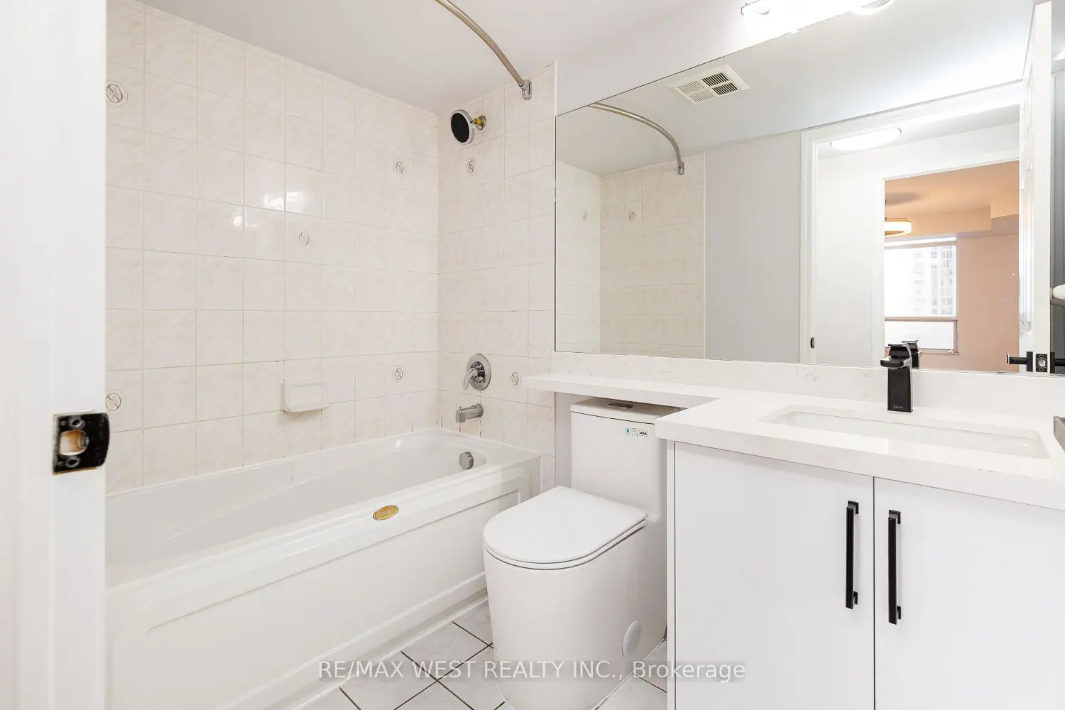 Additional image 16 of 35 Kingsbridge Garden Circle 902