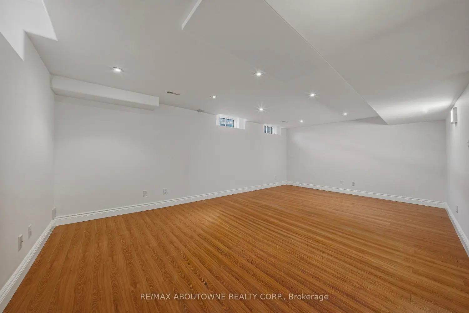 Additional image 17 of 23 Arabia Gate