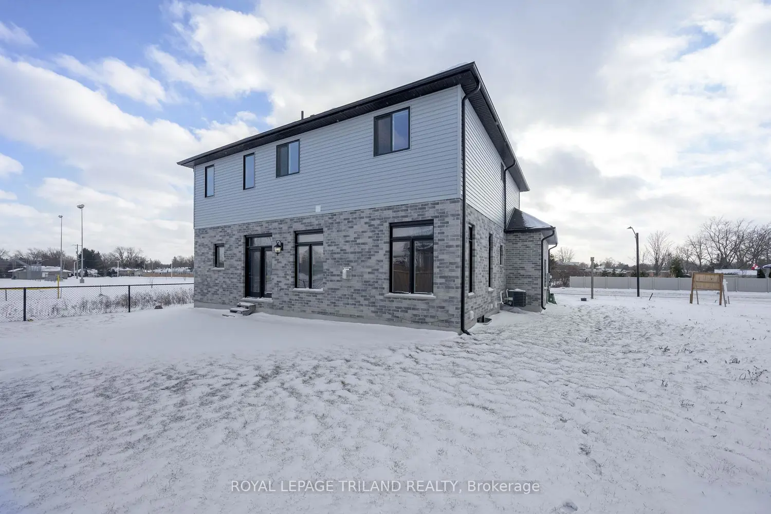 4142 Campbell Street photo 2