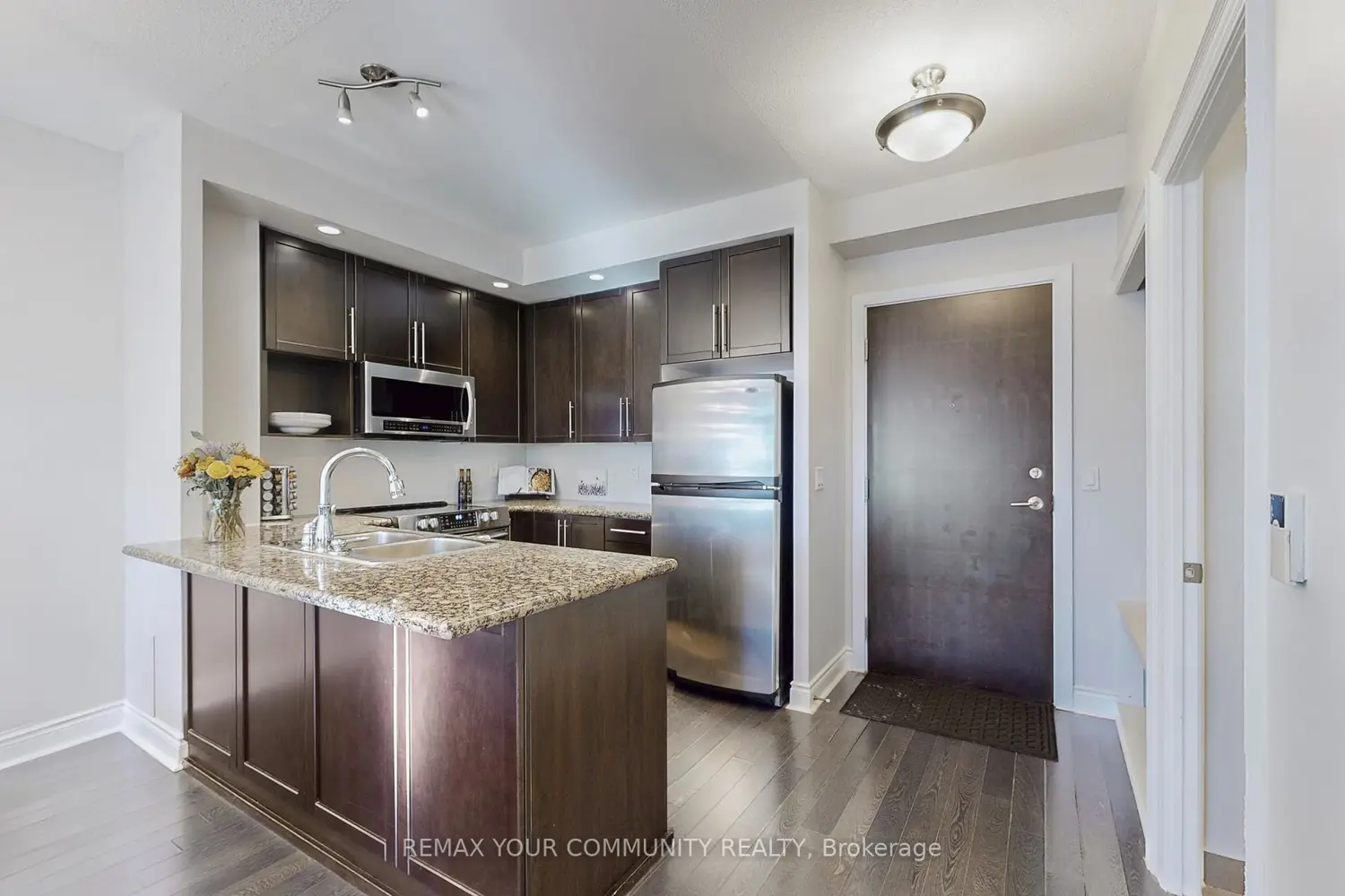 23 Cox Boulevard 962 photo 4