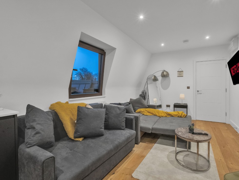 Additional image 5 of 1 Bed Flat, Lower Road, SE16, SE17 3NF