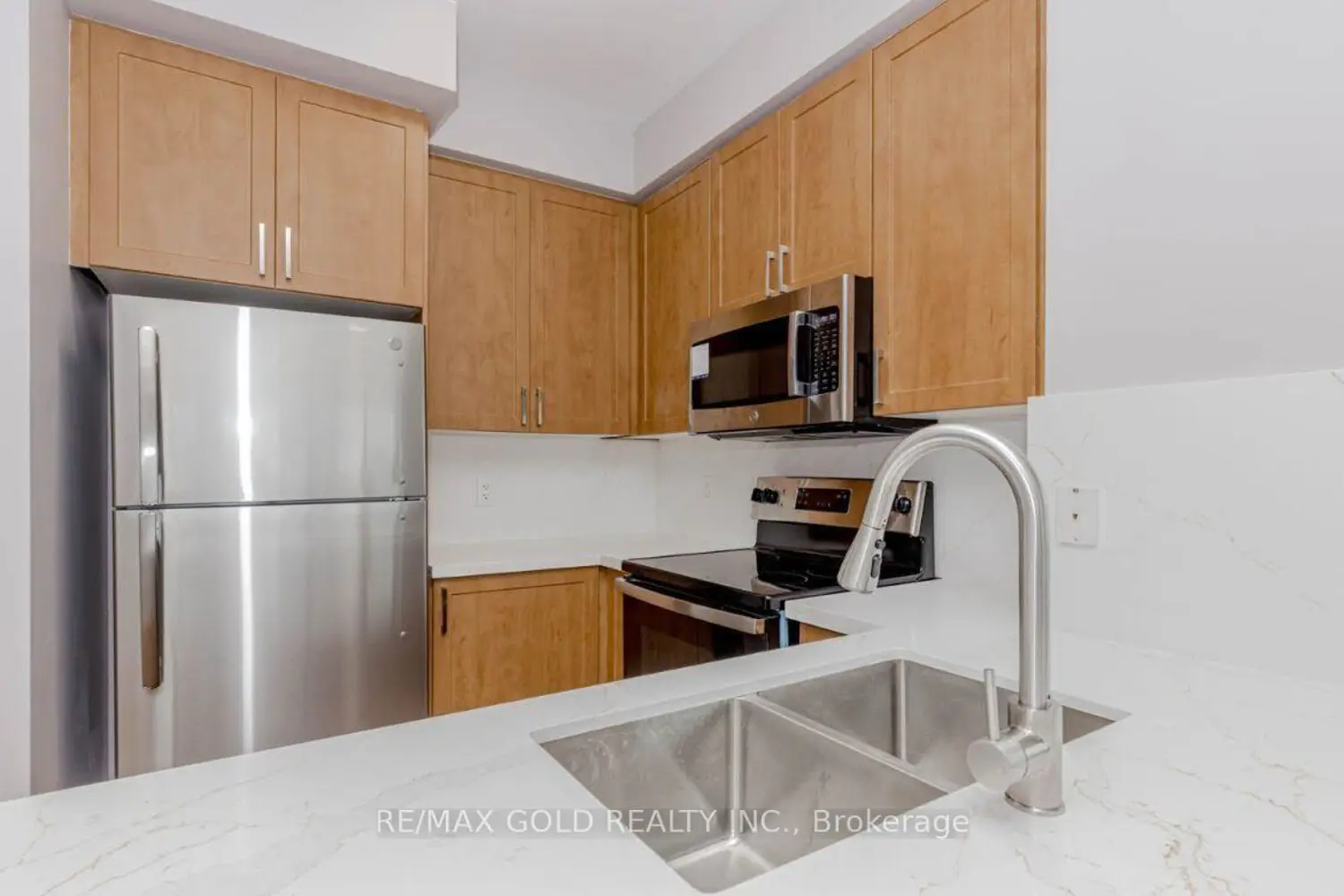 Additional image 8 of 220 Burnhamthorpe Road 2102