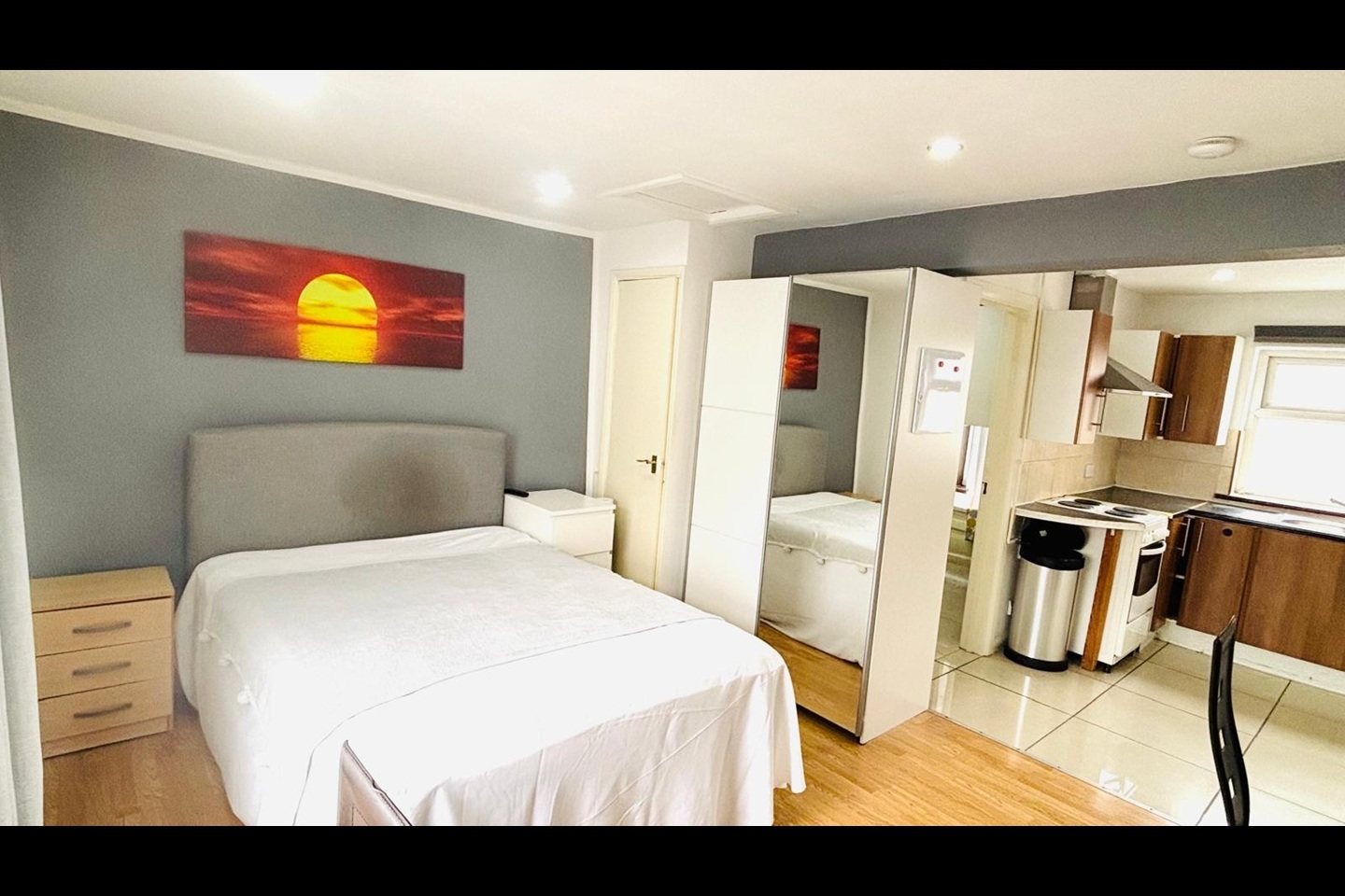 Additional image 2 of Studio Flat, Bethnal Green Road, E2, N1 7GU