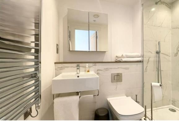 Additional image 6 of 2 bed flat for sale1 Maritime Walk, Ocean Village SO14