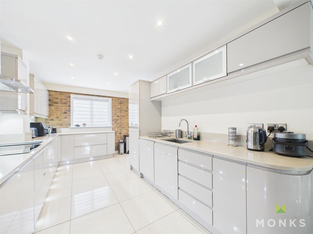 Additional image 6 of 3 bed flat for saleMill Road, Shrewsbury SY2
