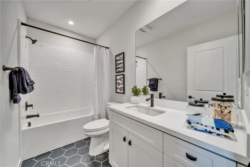 Additional image 26 of 124 Sunnyside, Irvine, CA 92618