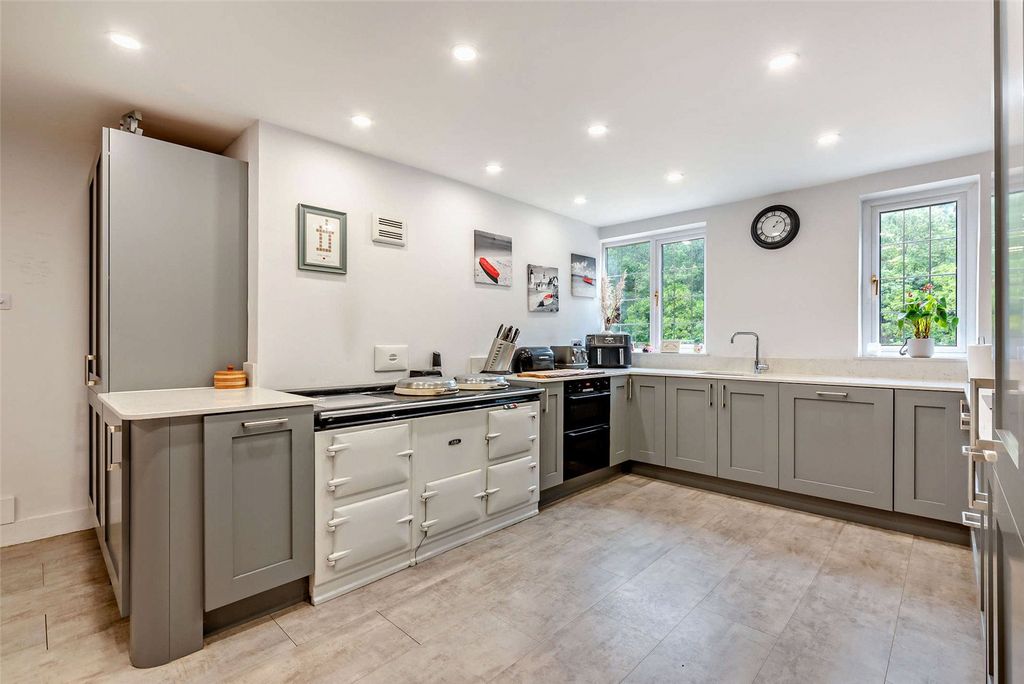 Additional image 5 of 6 bed detached house for saleChapel Row, Reading RG7