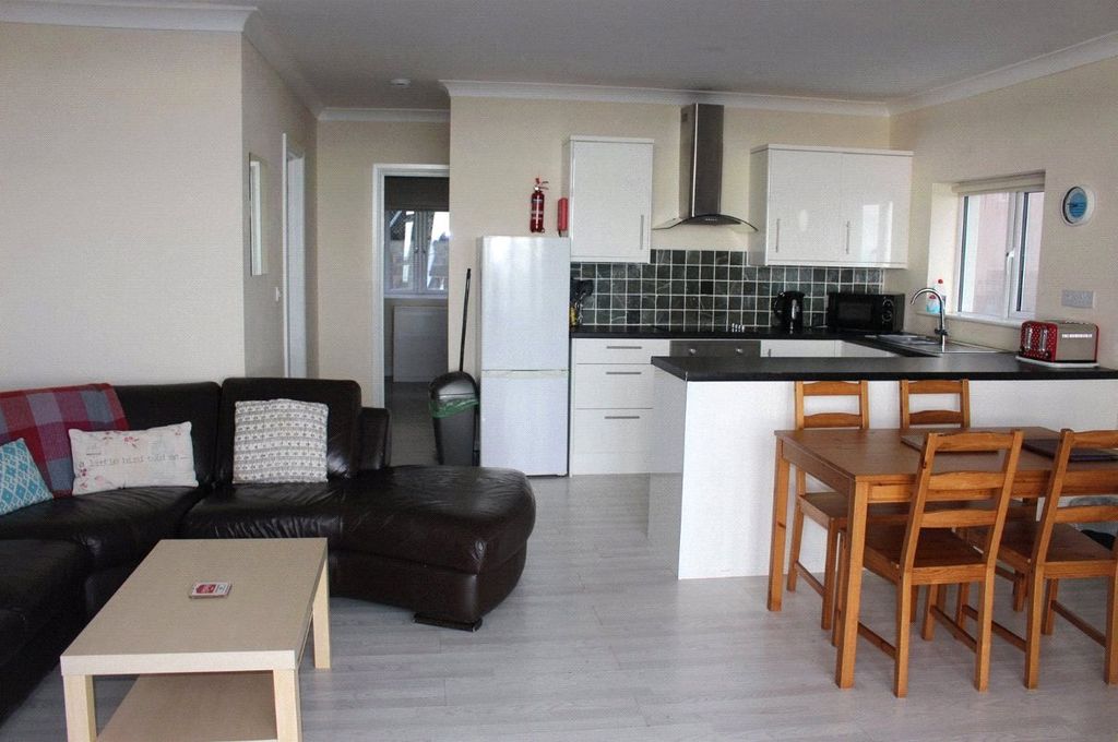 Additional image 9 of 2 bed flat for saleApt 3 (17) Coastal View, Pendine, Carmarthen SA33