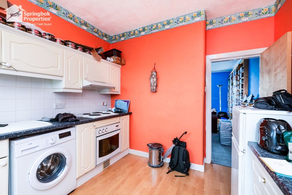 Additional image 6 of 2 bed flat for saleBroom Crescent, Ochiltree, Cumnock, Ayrshire KA18