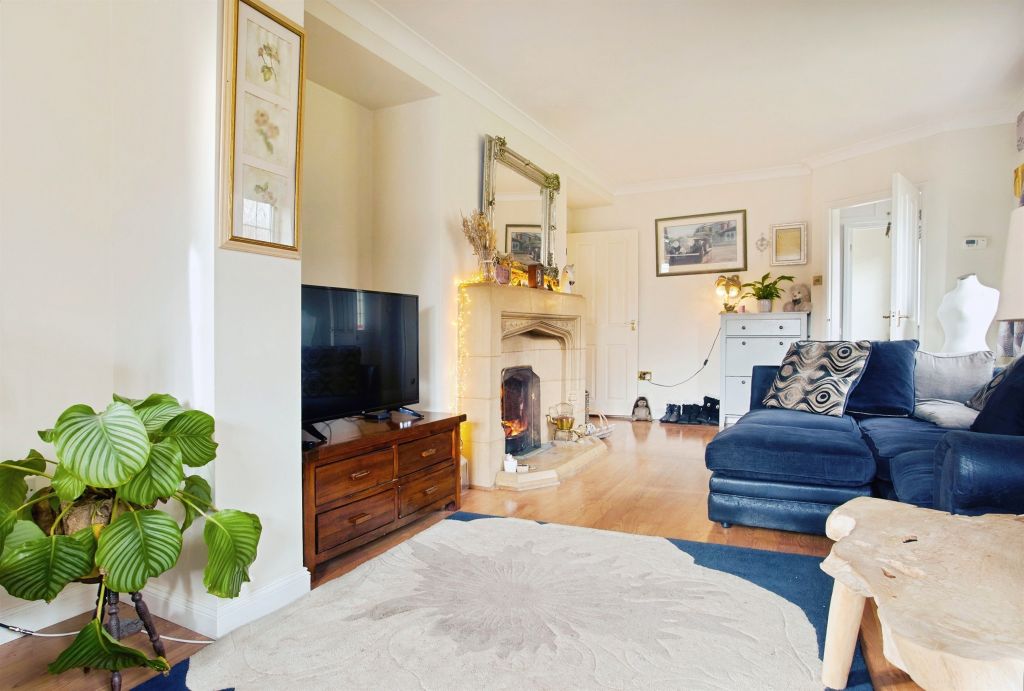 Additional image 8 of 4 bed link detached house for saleHolders Road, Amesbury, Salisbury SP4