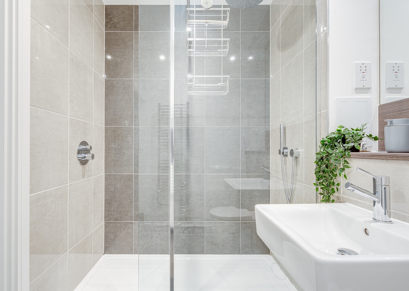 Additional image 5 of 2 Bed Flat, London, SW11, N1 7GU