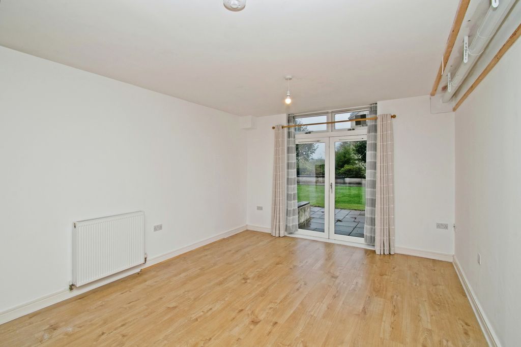 Additional image 4 of 2 bed flat for saleTresawya Drive, Truro, Cornwall TR1