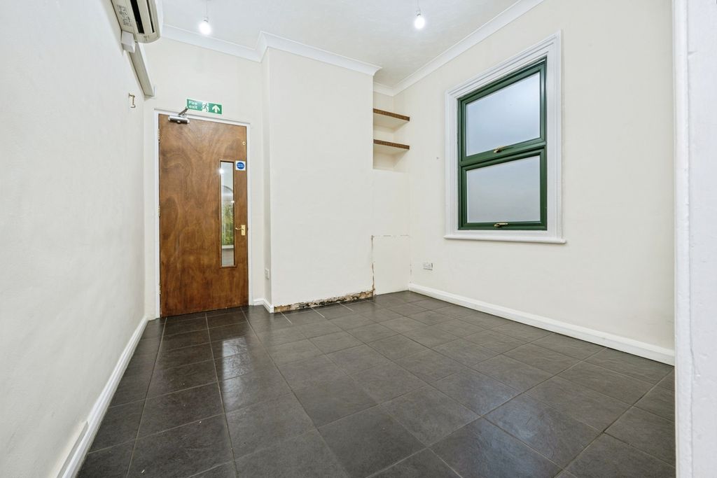 Additional image 33 of Studio for saleMidland Road, Bedford, Bedfordshire MK40