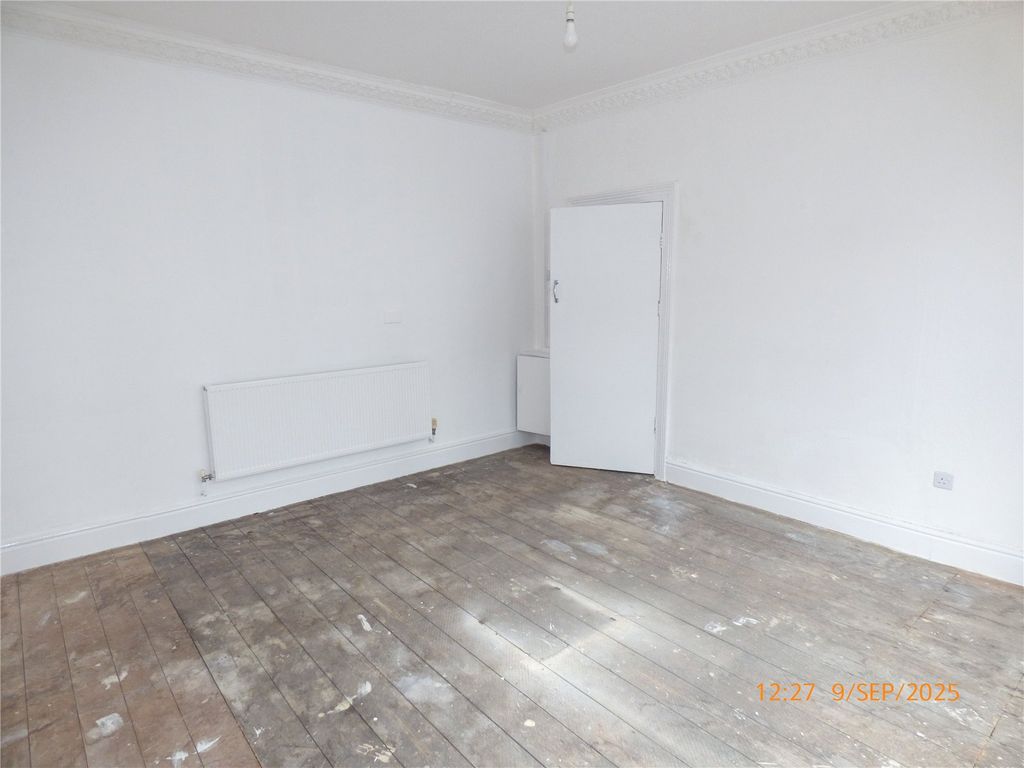 Additional image 7 of 2 bed flat for saleVictoria Avenue, Prestatyn, Denbighshire LL19
