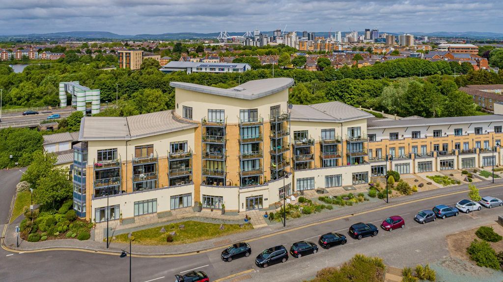 2 bed flat for saleWindsor Esplanade, Cardiff CF10