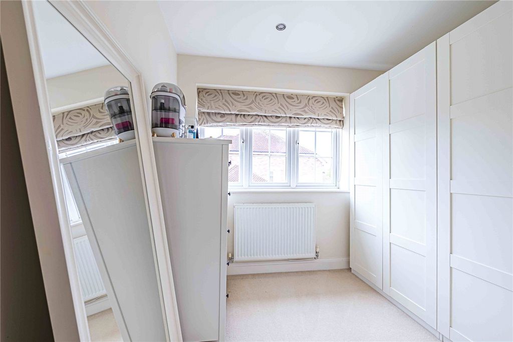 Additional image 16 of 4 bed detached house for saleDunstable Road, Caddington, Central Bedfordshire LU1