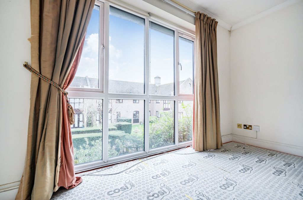 Additional image 7 of 3 bed flat for saleTudor Close, Chichester PO19