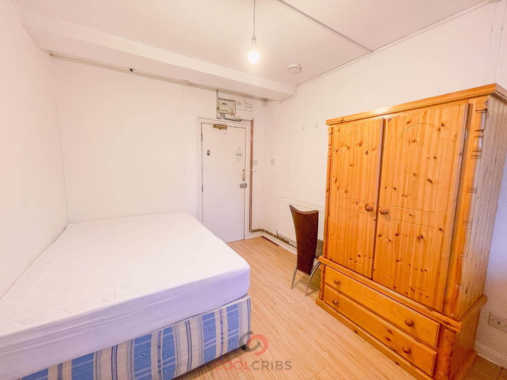 Additional image 2 of Bedsit, Holloway Road, N7, N1 7GU