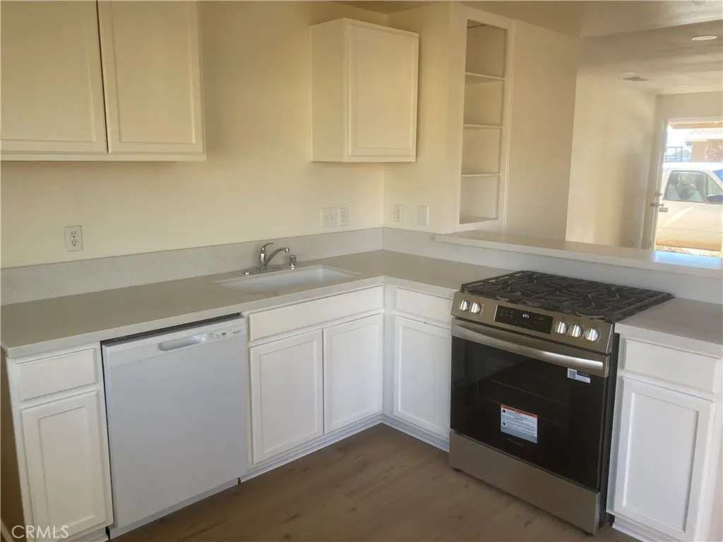 15784 Wanaque Rd, Apple Valley, CA 92307