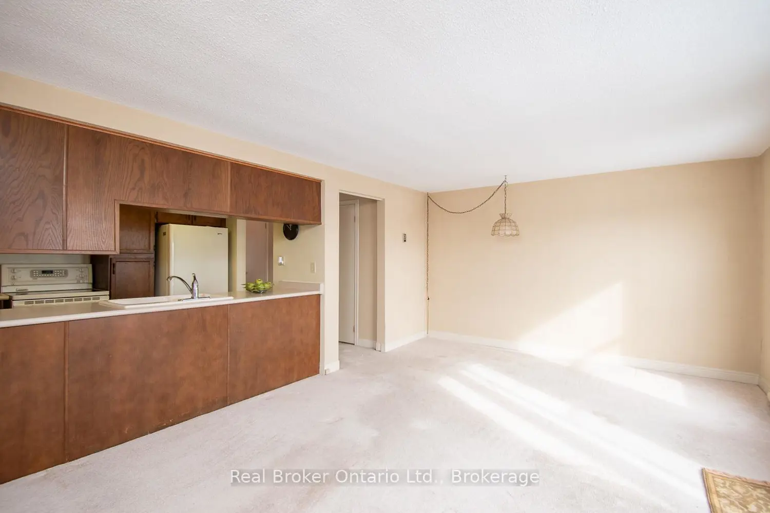 Additional image 8 of 2054 Brant Street 6