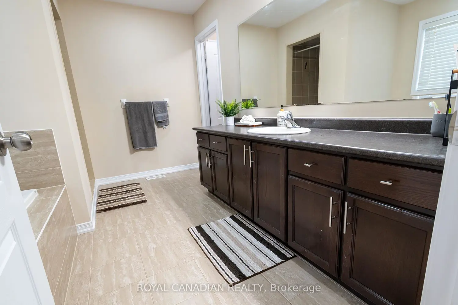 Additional image 16 of 213 Richardson Crescent