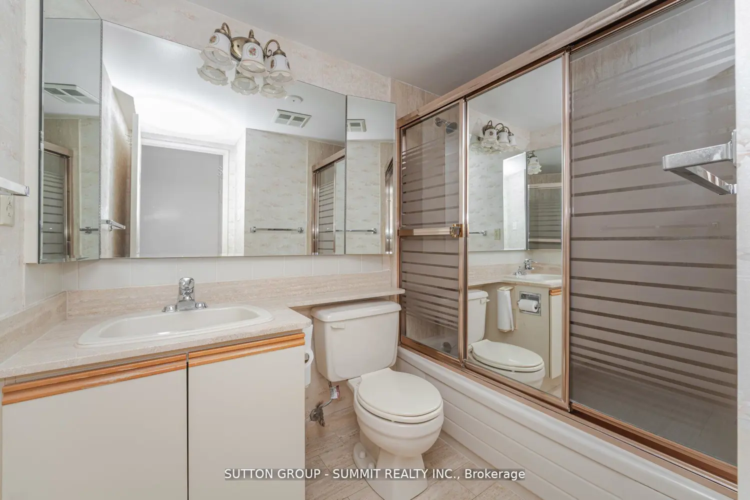 Additional image 11 of 100 County Court Boulevard 1005