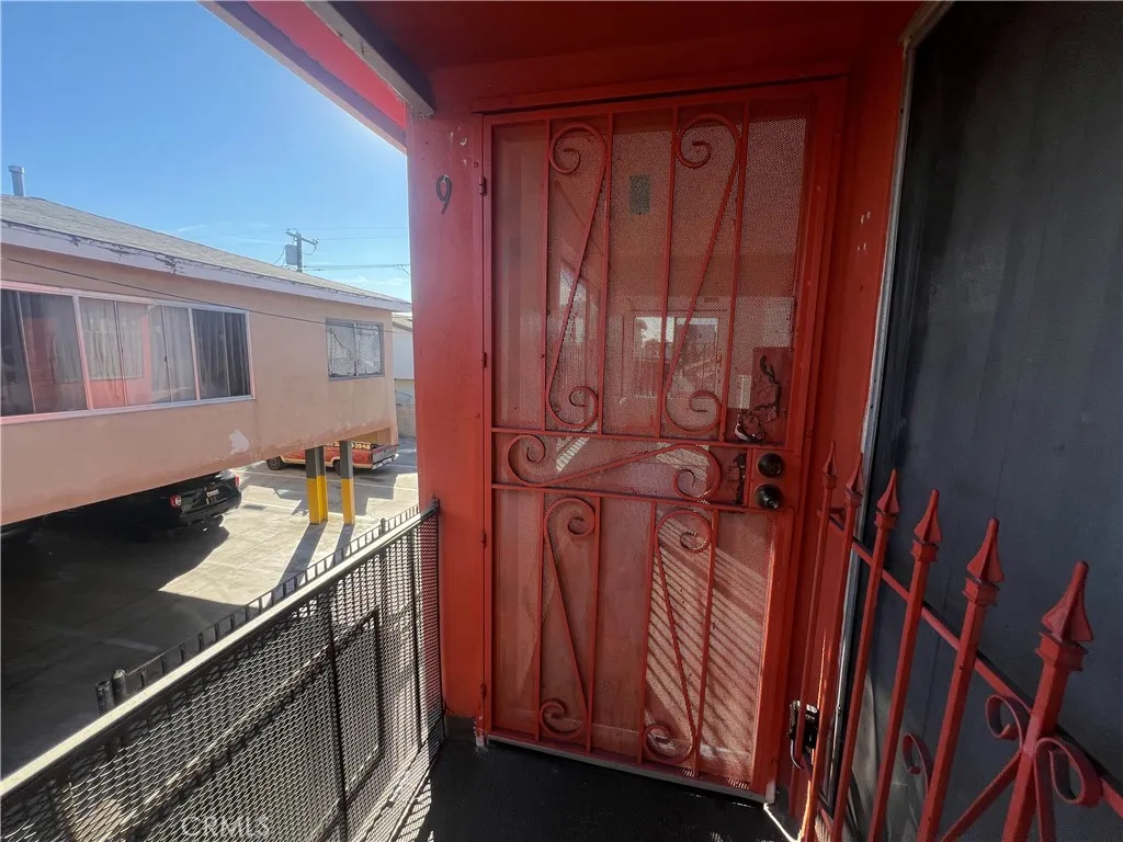 Additional image 3 of 620 W 82nd Street Unit 9, Los Angeles, CA 90044