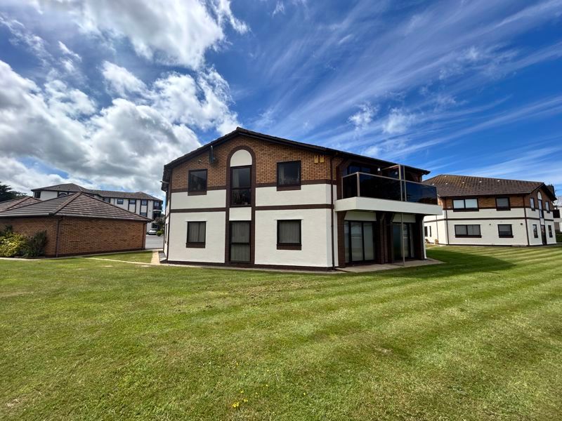 2 bed flat for saleCwrt Y Coleg, Rhos On Sea LL28