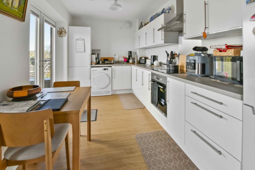 Additional image 4 of 3 bed flat for saleCanal View, Winchburgh EH52