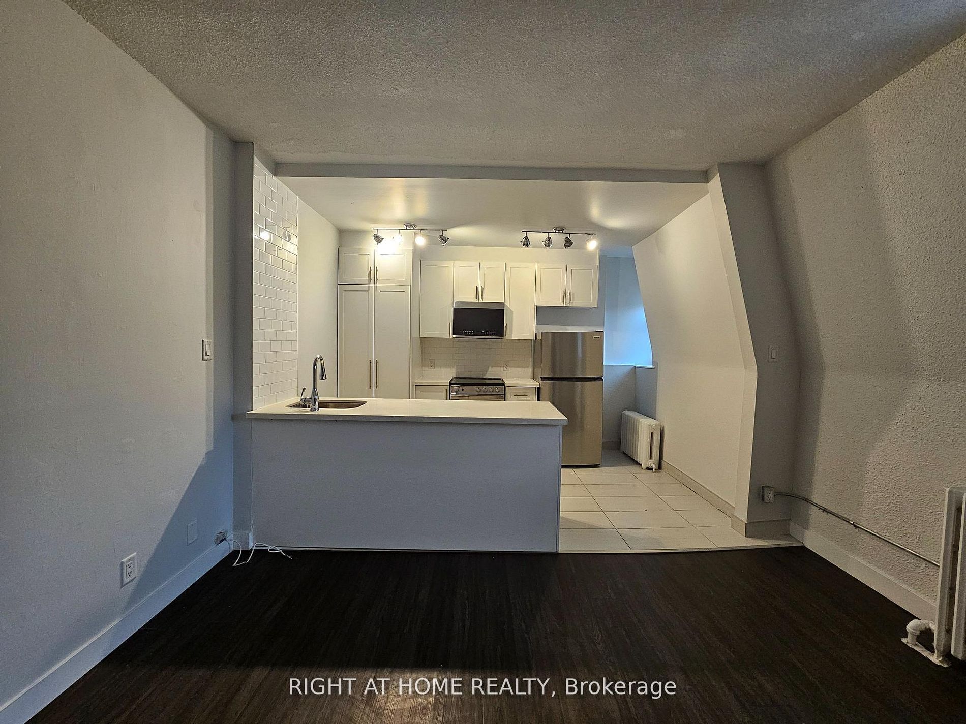 Additional image 2 of 203-72 Wellesley Street E, Toronto, ON, M4Y 1H2