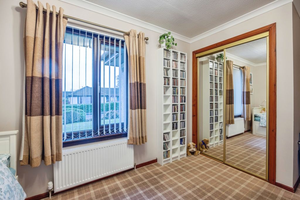 Additional image 10 of 4 bed detached bungalow for saleKaims Grove, Livingston EH54