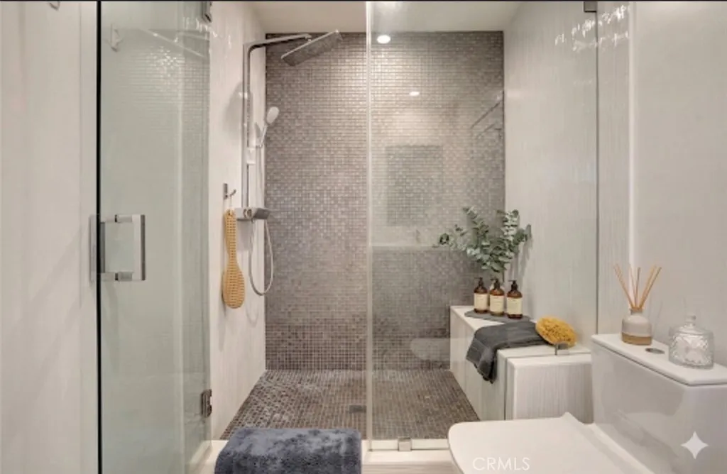 Additional image 38 of 4450 Hayvenhurst Ave, Encino, CA 91436