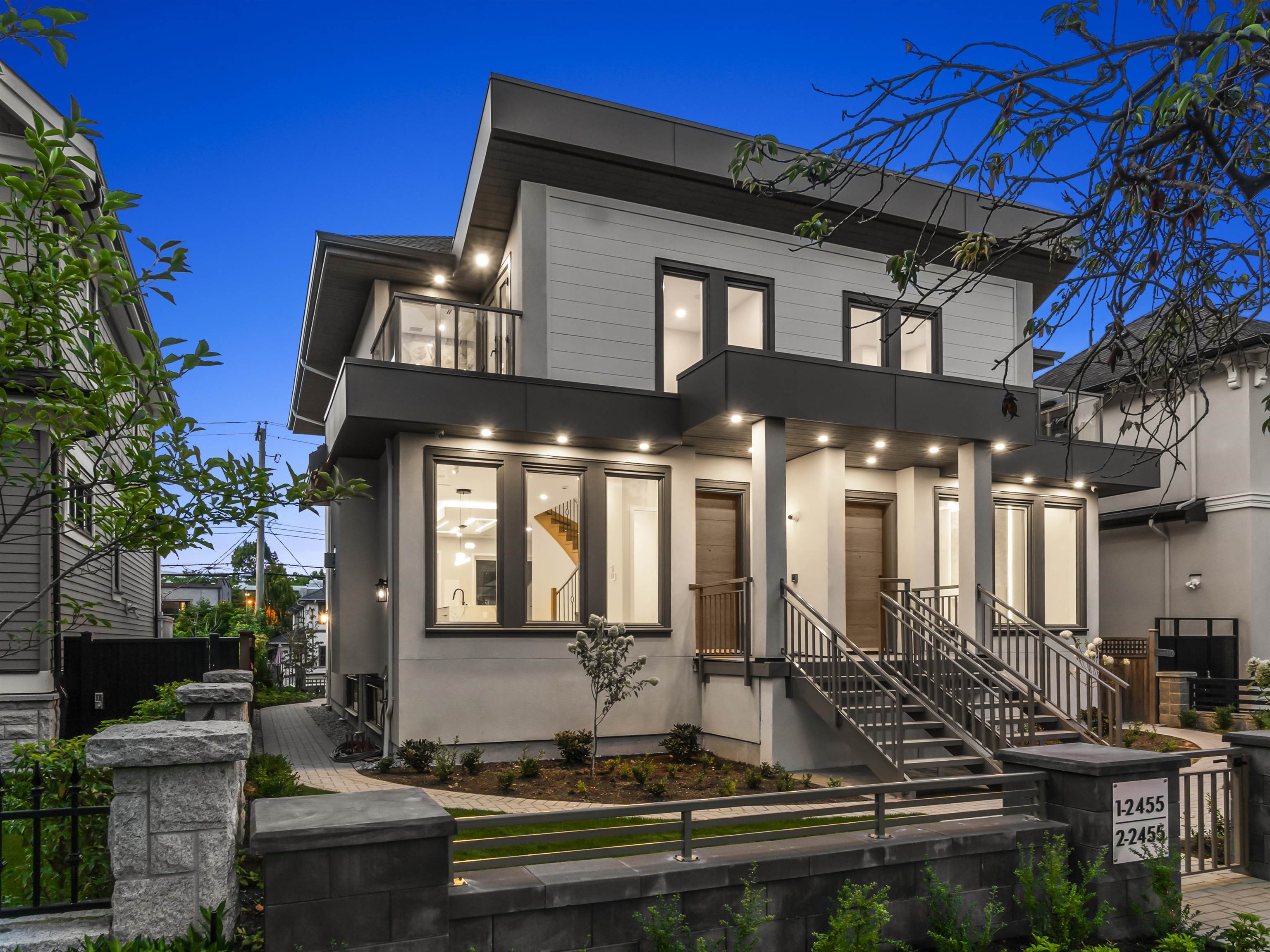 2455 10th Avenue W, Vancouver, BC, V6K 2J4