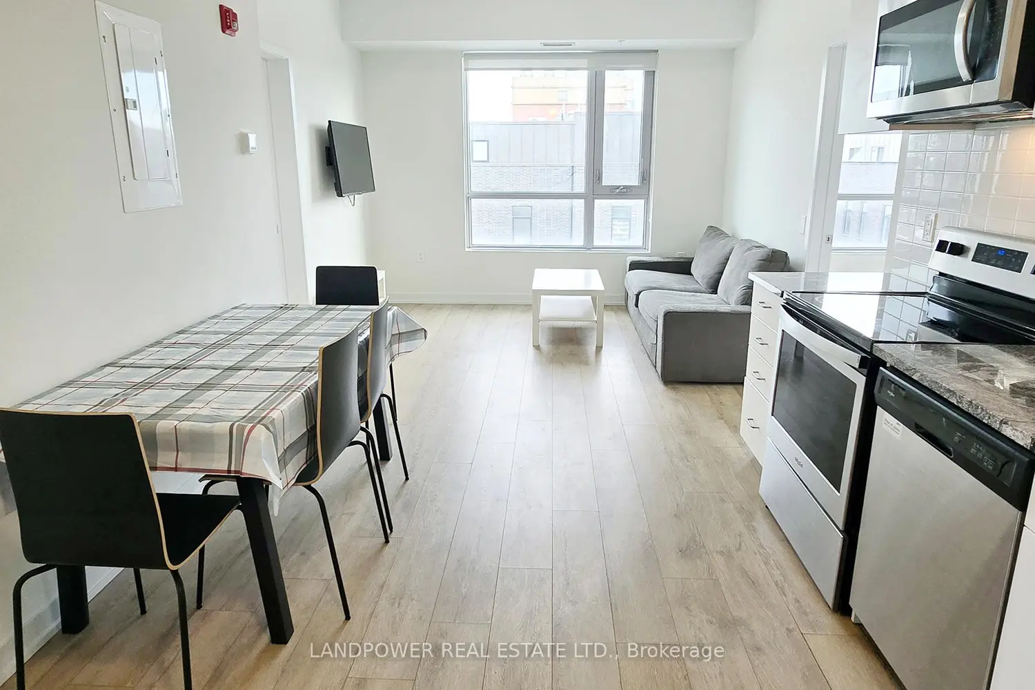 Additional image 12 of 1800 Simcoe Street 313