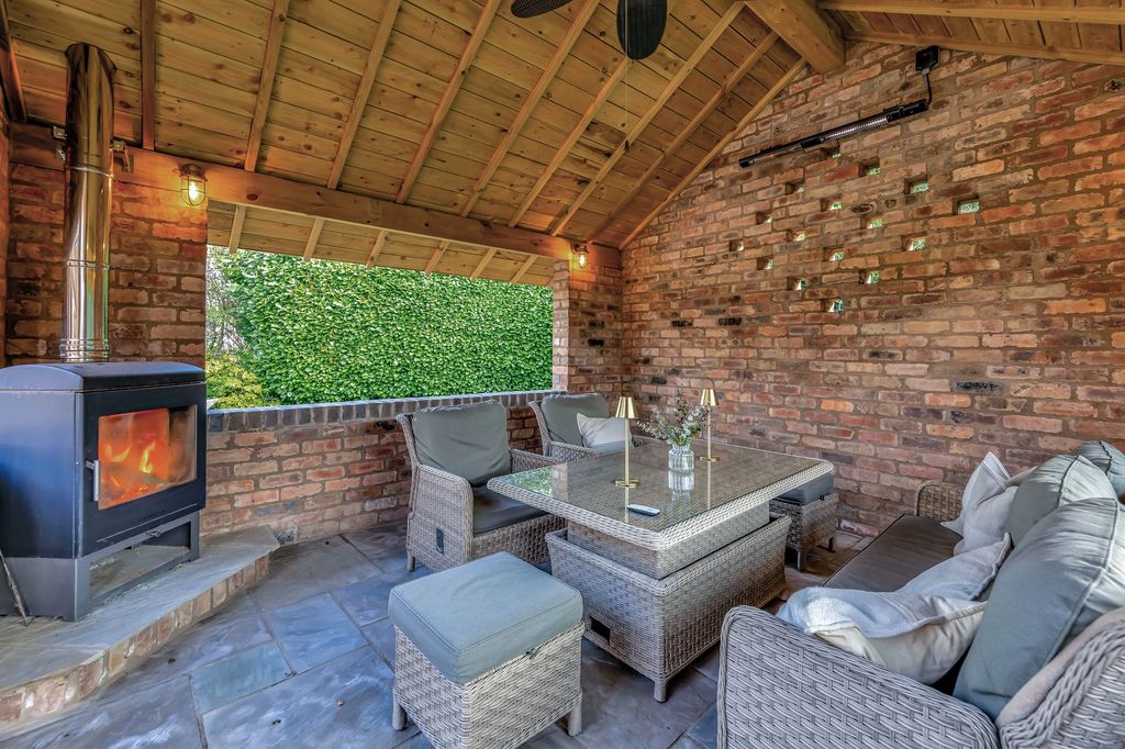 Additional image 31 of 5 bed detached house for saleSaleway, Worcestershire WR9