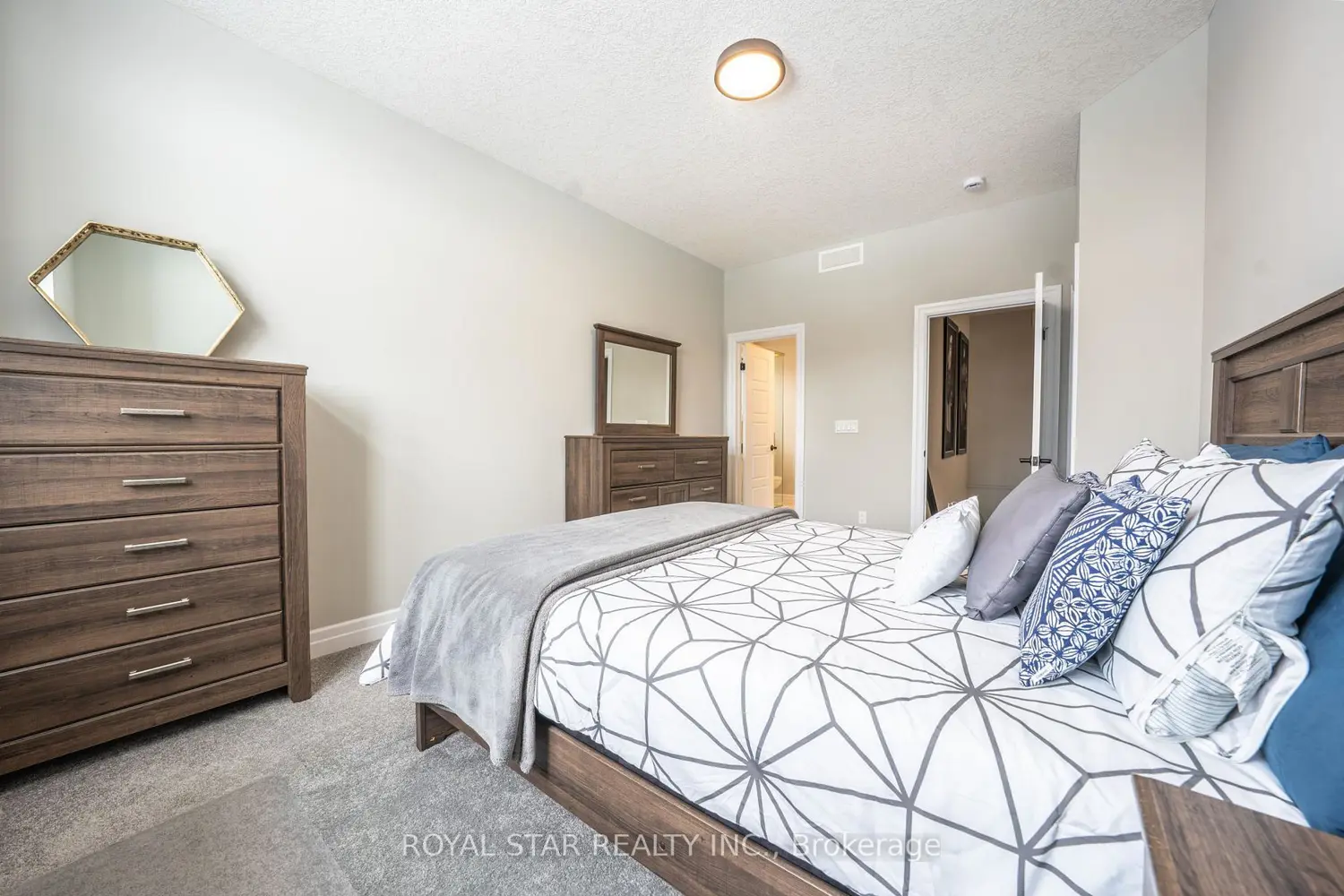 Additional image 14 of 325 Masters Drive