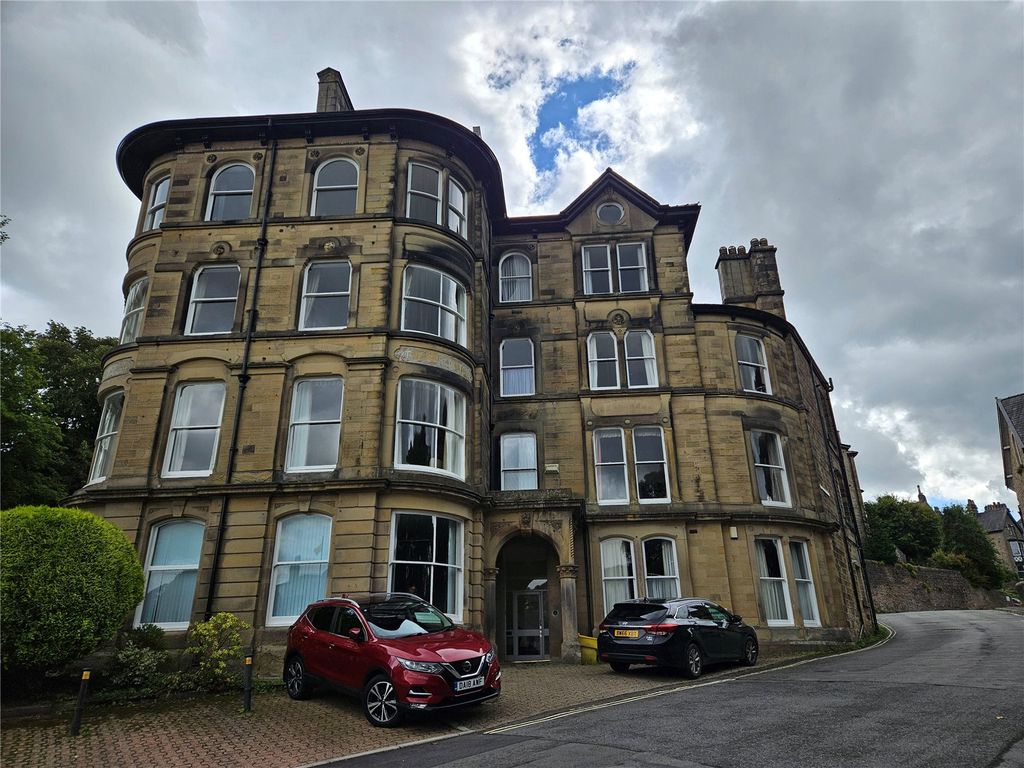 4 bed flat for saleHall Bank, Buxton, Derbyshire SK17