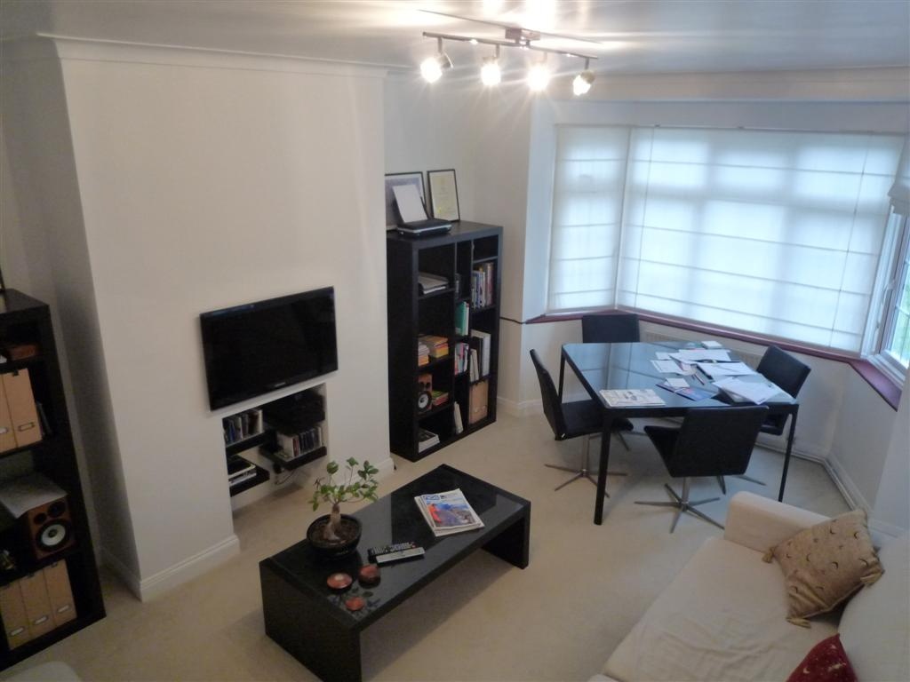 2 Bed Flat, Rutland Court, SE5, N1 7GU