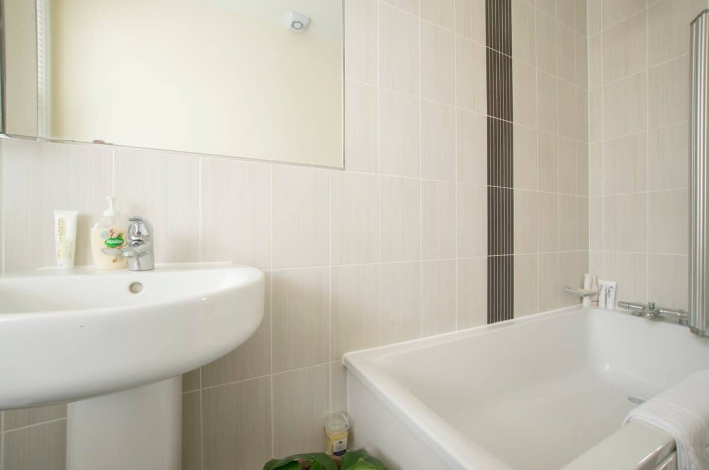 Additional image 9 of 2 Bed Flat, Taybridge Road, SW11, N1 7GU