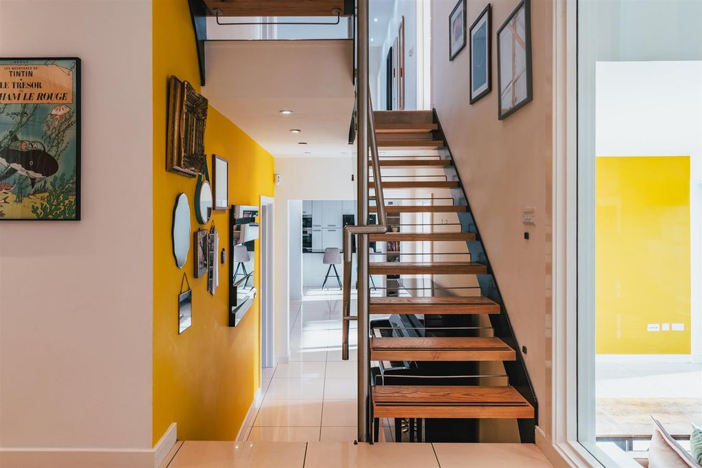 6 bed detached house for saleDore Road, Dore, Sheffield S17