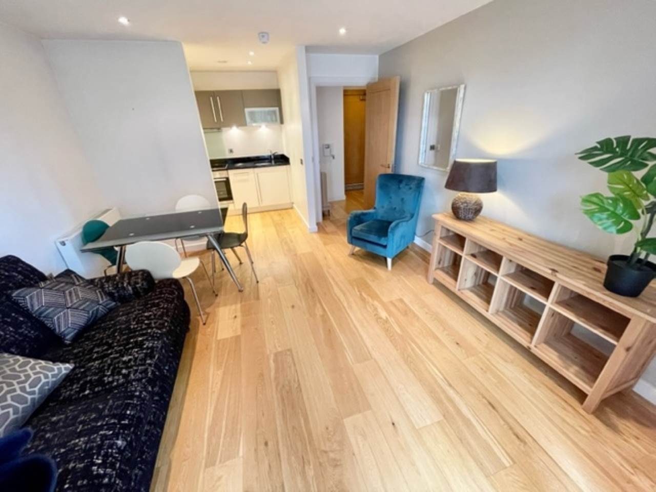 1 Bed Flat, Watermans Place, LS1, N1 7GU