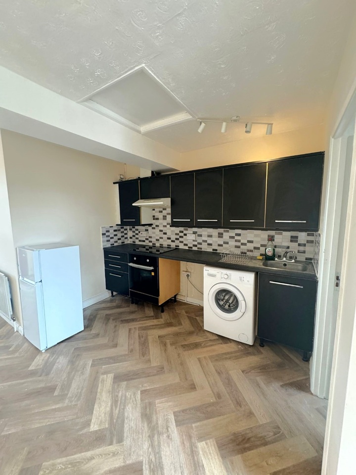 Additional image 6 of 2 Bed Flat, Commercial Road, E1, N1 7GU
