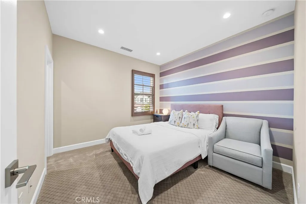 Additional image 71 of 114 Guinness, Irvine, CA 92620