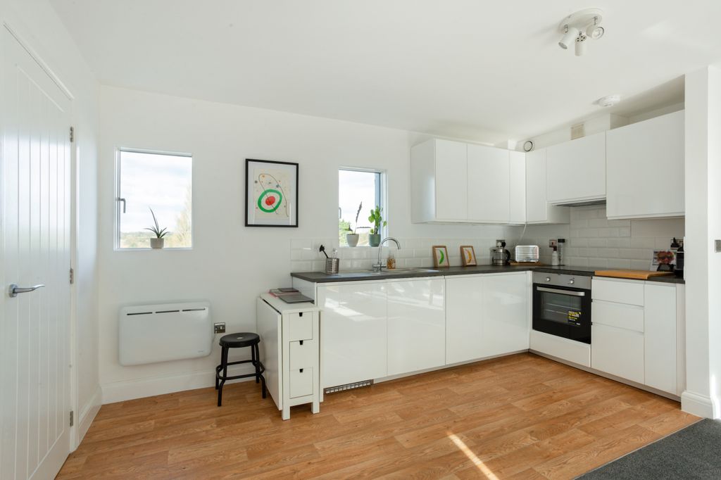 Additional image 2 of 2 bed flat for saleBewick Mews, Hungerford RG17