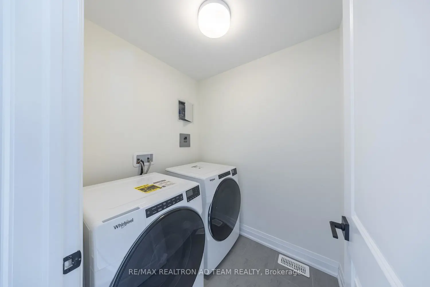 Additional image 16 of 972 Crowsnest Hollow Avenue