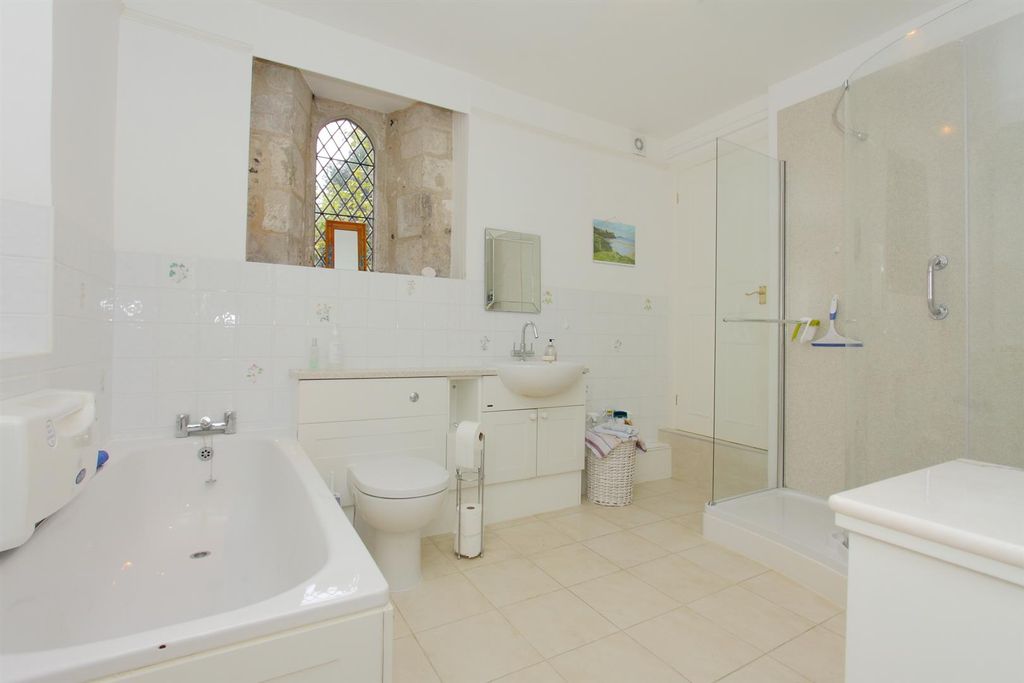 Additional image 10 of 2 bed flat for saleThe Close, Salisbury SP1
