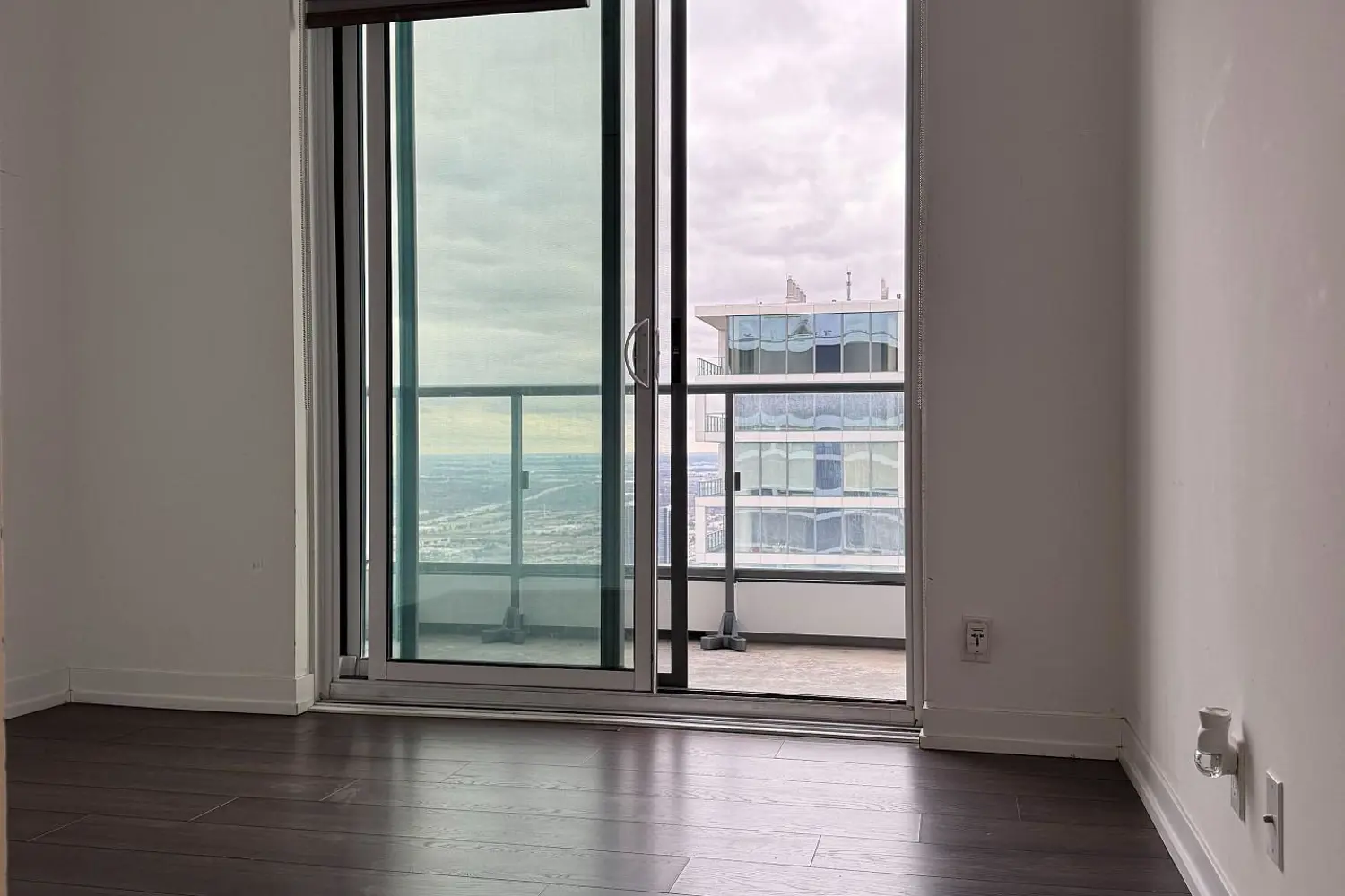 Additional image 15 of 950 Portage Parkway Ph12