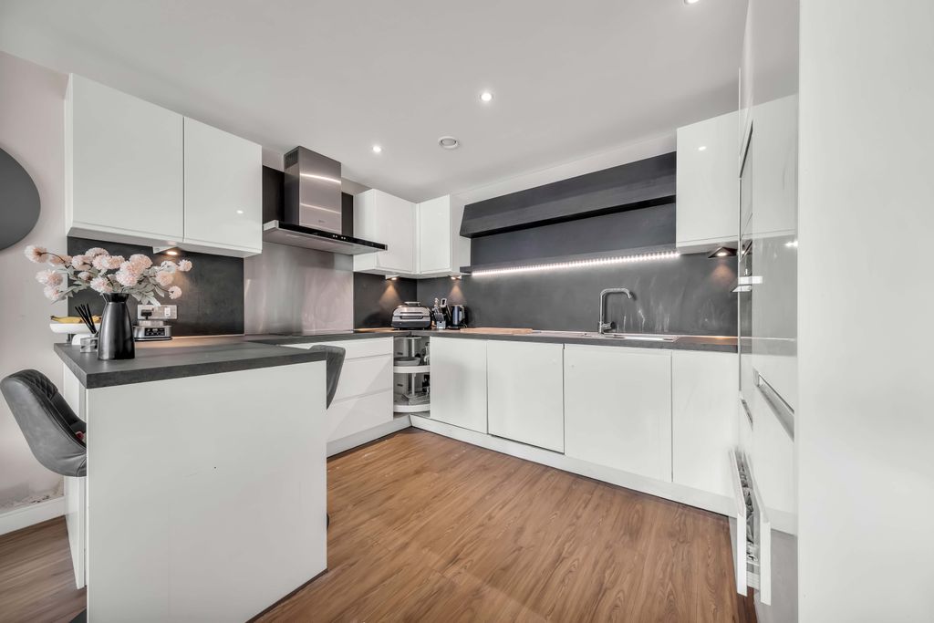 2 bed flat for saleRiverside Drive, Dundee DD1 photo 2