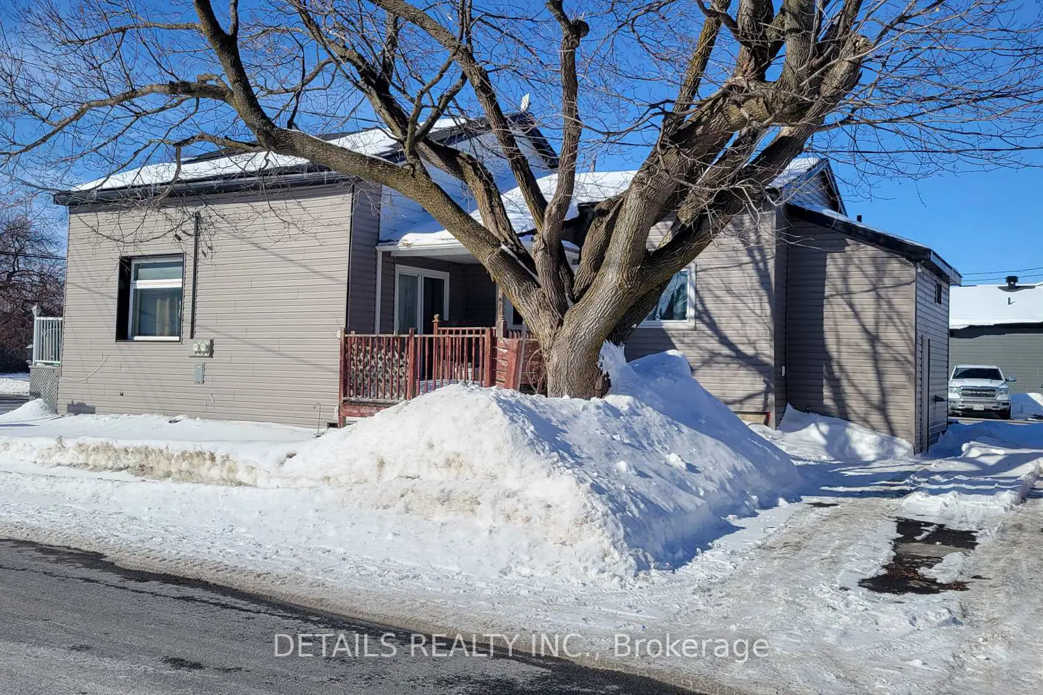 Additional image 3 of 4559 Ste Catherine Street
