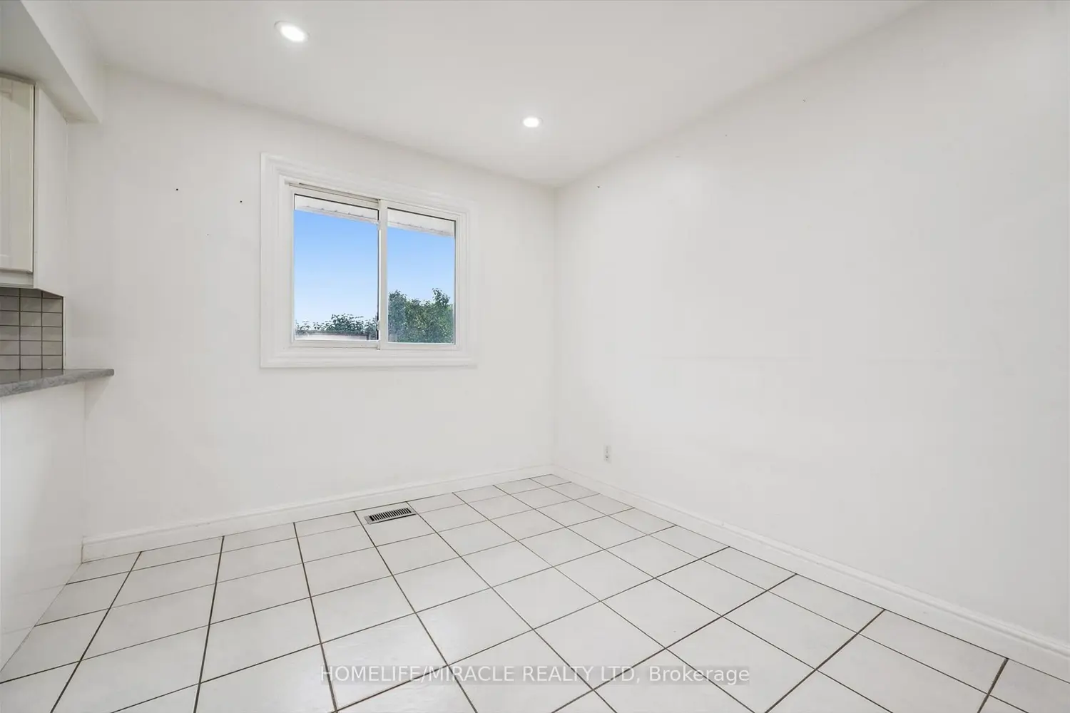 Additional image 9 of 4217 Victoria Road